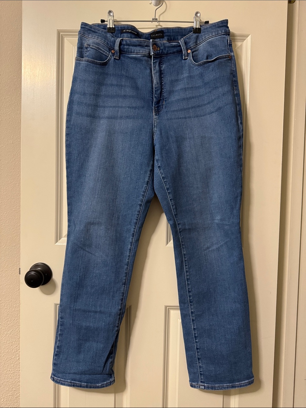 Talbots Straight Leg Jeans in Medium Blue Wash